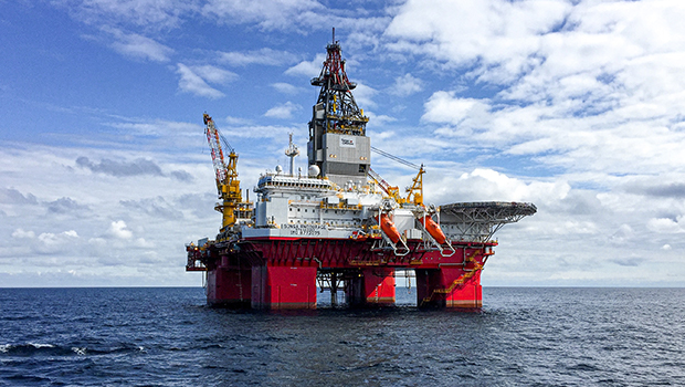 Image of an oil rig at sea, to illustrate the oil and gas robbery that has been perpetrated against Scotland by the UK.